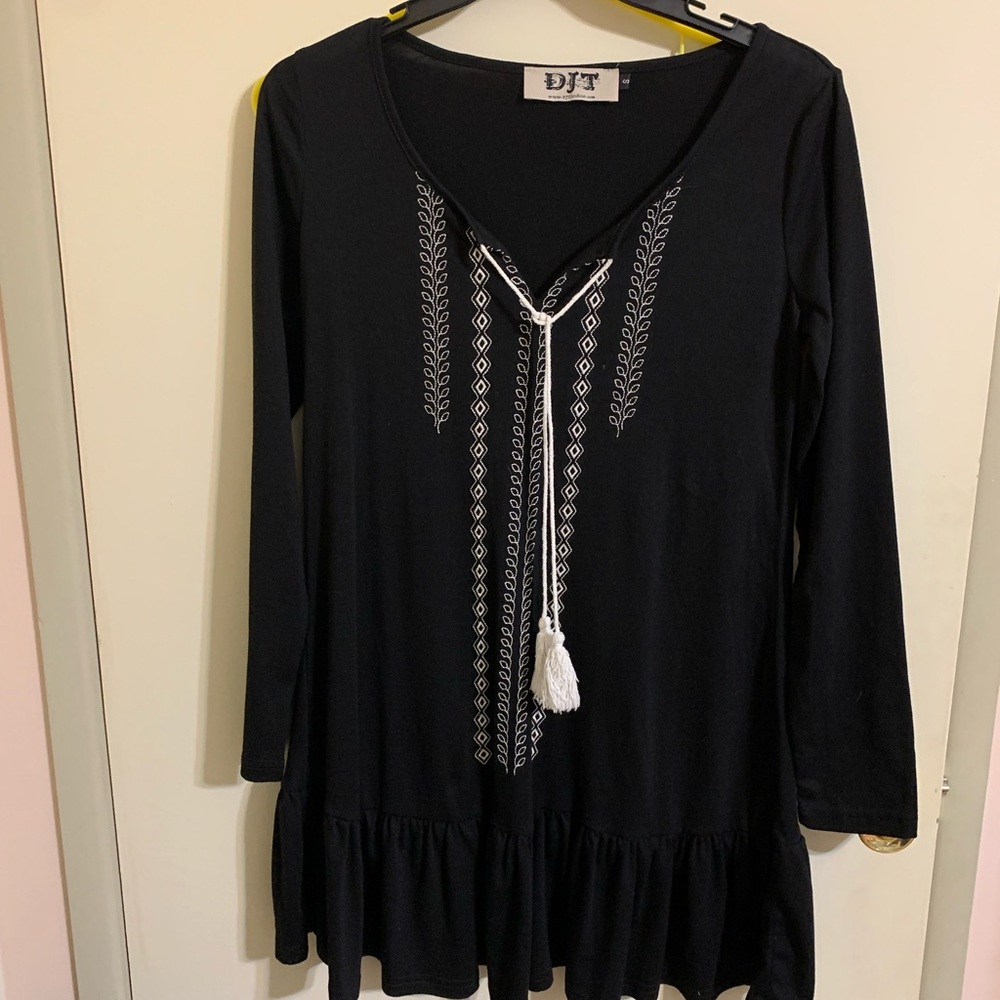 Black and White High-Low Ruffled V-Neck Mini Dress